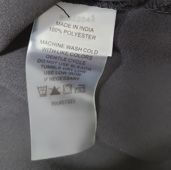 VINCE CAMUTO SHIRT WOMENS SIZE SMALL RICH BLACK FLORAL BLOUSE RAGLAN SLEEVE TOP - Picture 9 of 10